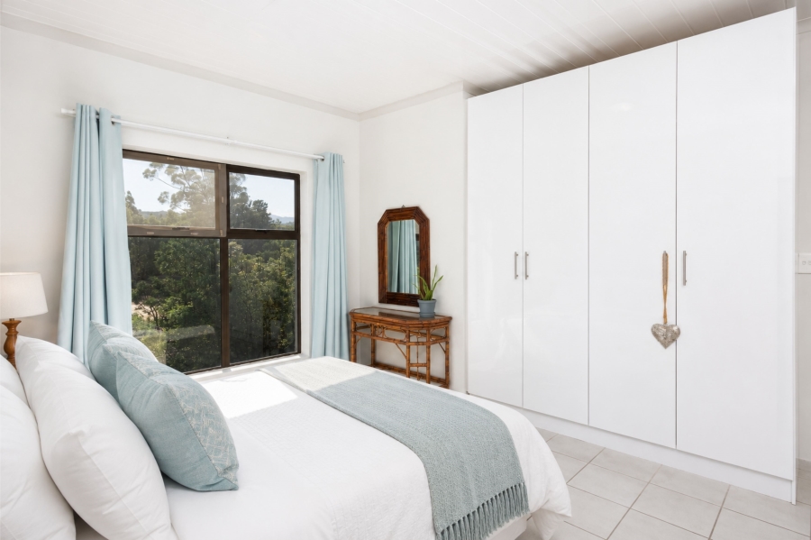 6 Bedroom Property for Sale in Sir Lowrys Pass Village Western Cape